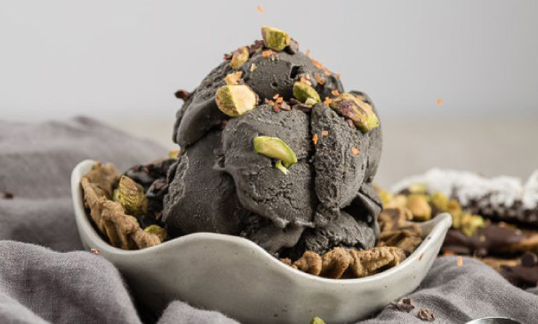 طرز تهیه بستنی سیاه