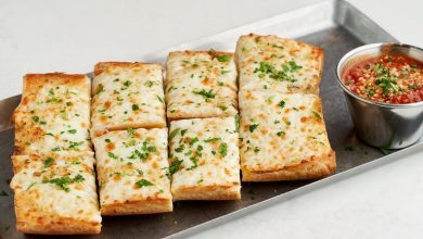 طرز تهیه نان سیر پنیری؛ خوشمزه و آسان