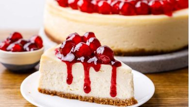 طرز تهیه چیزکیک آلبالو خانگی؛ دسر یخچالی خوشرنگ