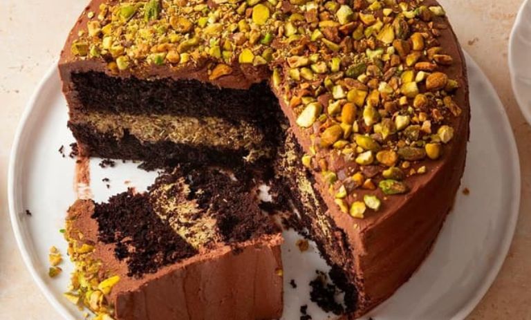 طرز تهیه کیک شکلات دبی؛ به روش اصیل با فوتوفن ها