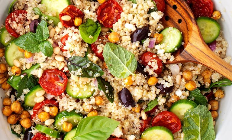 طرز تهیه سالاد مدیترانهای با کینوا+ سس مخصوص