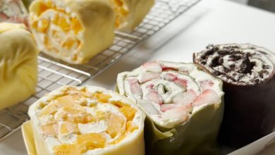 طرز تهیه دسر لقمه ای با انبه و توت فرنگی