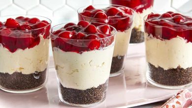 طرز تهیه دسر پنیر و گیلاس؛ عصرانه متفاوت