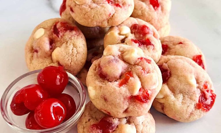 طرز تهیه کوکی آلبالو با طعم بینظیر و خوشمزه