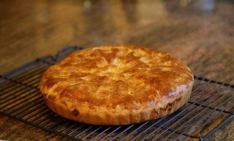 نکات و فوت‌وفن‌ های طرز تهیه گاتا با گیلاس و شکلات