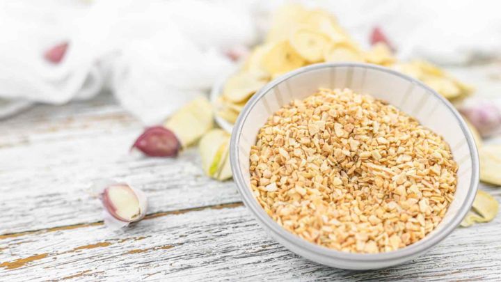 طرز تهیه گرانول سیر در آفتاب