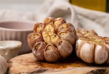 طرز تهیه سیر کبابی در فر+ نکات و فوت‌و‌فن ها