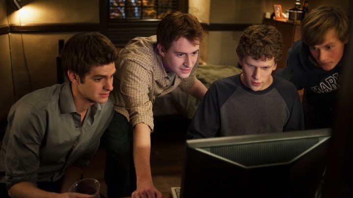 شبکه اجتماعی (The Social Network)؛ یکی از بهترین فیلم‌های انگیزشی برای رشد کسب‌وکار