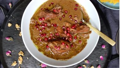 طرز تهیه فسنجان زردآلو+ نکات جا افتادن