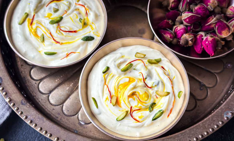 طرز تهیه یخ ماست؛ بستنی تهرونی اصیل از گذشته‌های دور
