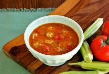 طرز تهیه خوراک بامیه و تماته؛ انتخابی عالی برای وعده‌های سبک