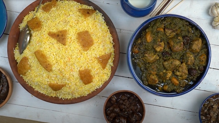 رسپی خورشت آلو اسفناج به روش سنتی