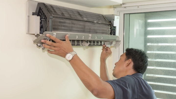 خرابی پمپ تخلیه یا سینی آب کولر گازی