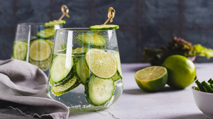 دتاکس لیمو و خیار از دتاکسهای خنک کننده مخصوص تابستان داغ 1404 دتاکس لیمو و خیار از دتاکسهای خنک کننده مخصوص تابستان داغ 1404