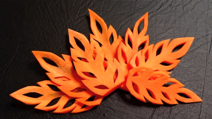 تزئین هویج با قالب‌های زیبا و شیک