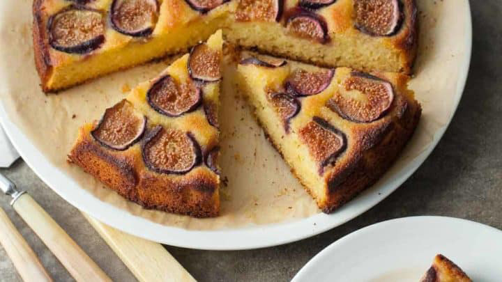 نکات و فوتوفن های طرز تهیه کیک انجیر خانگی نکات و فوتوفن های طرز تهیه کیک انجیر خانگی