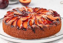 طرز تهیه کیک آلو سیاه؛ کیک تابستانی خوشمزه