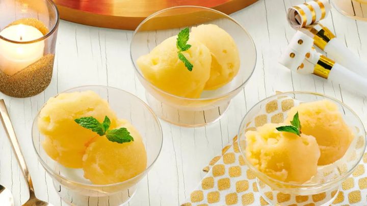 نکات و فوتوفن های طرز تهیه سوربه گلابی با آب انبه نکات و فوتوفن های طرز تهیه سوربه گلابی با آب انبه