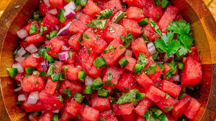 نکات و فوتوفن های طرز تهیه سالاد سالسای هندوانه نکات و فوتوفن های طرز تهیه سالاد سالسای هندوانه