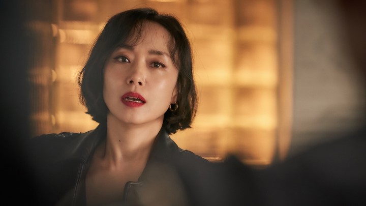 گاوهای چنگانداز به کاه (Beasts Clawing at Straws) از بهترین فیلم و سریالهای جون دو یون گاوهای چنگانداز به کاه (Beasts Clawing at Straws) از بهترین فیلم و سریالهای جون دو یون