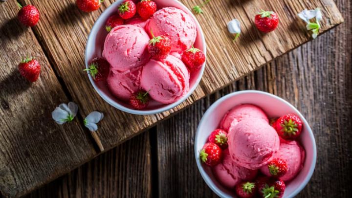 نکات و فوتوفن های طرز تهیه بستنی کم کالری با شاه توت و توت فرنگی نکات و فوتوفن های طرز تهیه بستنی کم کالری با شاه توت و توت فرنگی