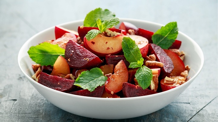 نکات و فوتوفن های طرز تهیه سالاد آلو و گردو نکات و فوتوفن های طرز تهیه سالاد آلو و گردو