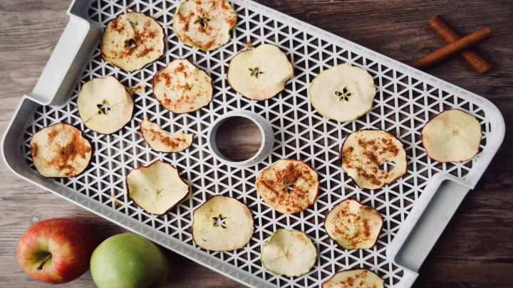 روش‌های درست کردن چیپس میوه