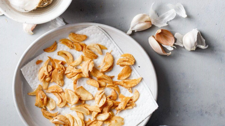 ظرف مناسب نگهداری از سیر ظرف مناسب نگهداری از سیر