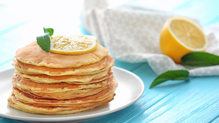 نکات و فوتوفن های طرز تهیه پنکیک لیمویی نکات و فوتوفن های طرز تهیه پنکیک لیمویی