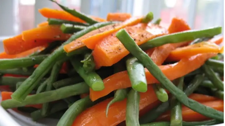 ترشی لوبیا سبز و هویج بدون پخت