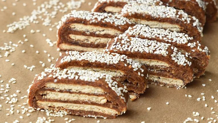 نکات و فوتوفن های طرز تهیه دسر خرما و بیسکوئیت پتی بور نکات و فوتوفن های طرز تهیه دسر خرما و بیسکوئیت پتی بور