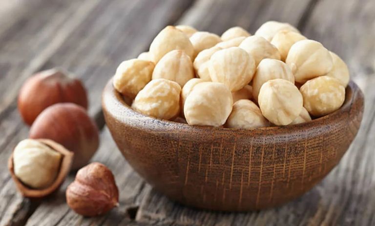 کالری فندق چقدر است؟