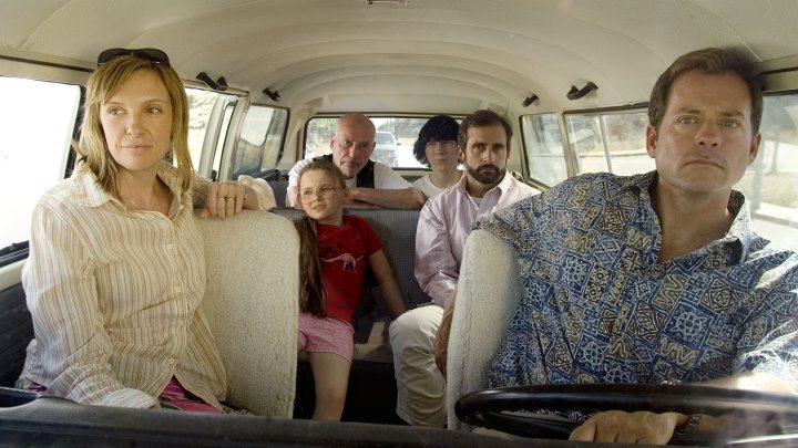 میس سانشاین کوچولو (Little Miss Sunshine)؛ فیلمهایی که در روزهای افسردگی به شما حس درک شدن میدهند میس سانشاین کوچولو (Little Miss Sunshine)؛ فیلمهایی که در روزهای افسردگی به شما حس درک شدن میدهند