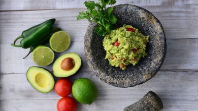 طرز تهیه گواکاموله (دیپ آووکادو) مکزیکی؛ پیش غذا خوشمزه و ساده