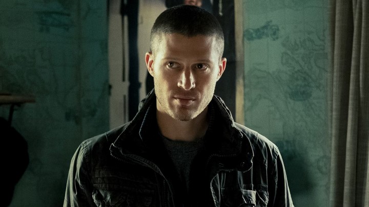 مراسم نیمه‌شب یا عشاء ربانی نیمه‌شب (Midnight Mass) از بهترین مینی‌سریال‌های ترسناک نتفلیکس