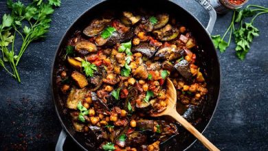 خوراک مراکشی با بادمجان و نخود درست کنید