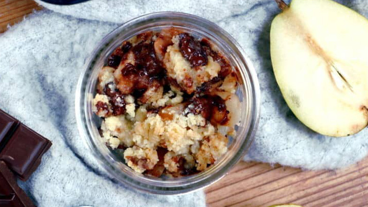 نکات و فوت‌وفن‌ های طرز تهیه کرامبل شکلاتی گلابی