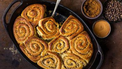 طرز تهیه رول دارچین و گلابی؛ عصرانه خوشمزه تابستانی