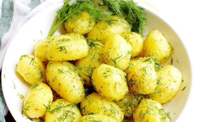 طرز تهیه سیبزمینی لهستانی؛ یک وعده خوشمزه و متفاوت