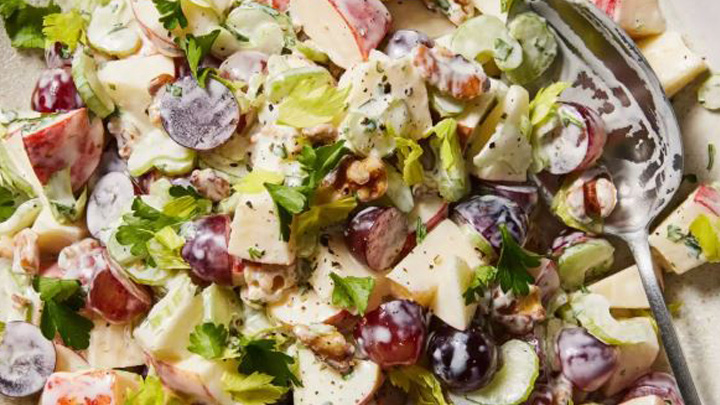 نکات و فوت‌وفن‌ های طرز تهیه سالاد والدروف یا زغال اخته