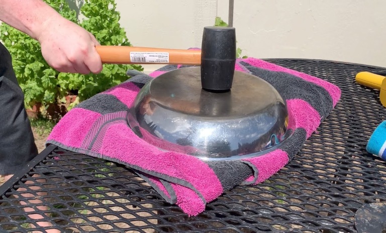 علت گود یا برآمده شدن کف قابلمه و تابه و روشهای پیشگیری از ایجاد آن؛ Warped Pot and Pan Bottoms