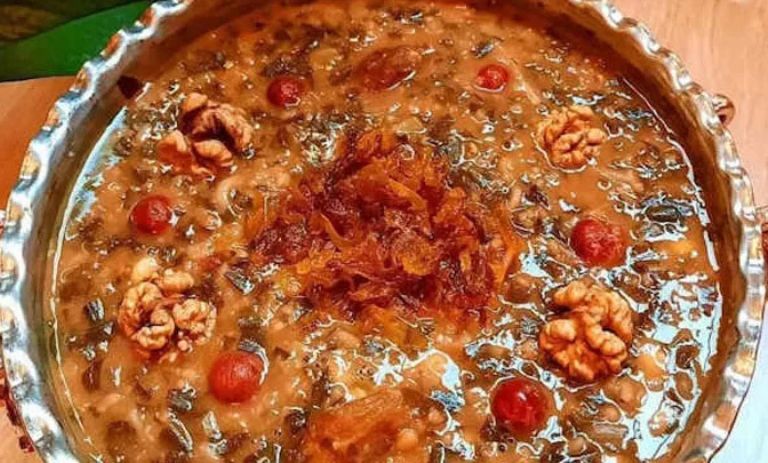 طرز تهیه آش زغال اخته؛ غذای محلی خاص با طعم متفاوت