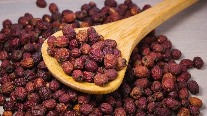 روش خشک کردن زالزالک در خانه