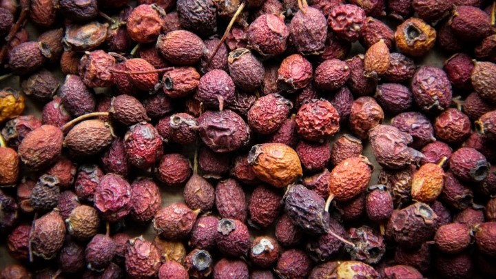 روش خشک کردن زالزالک در زیر آفتاب