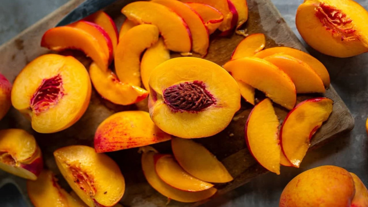 روش خشک کردن شلیل در هوای آزاد