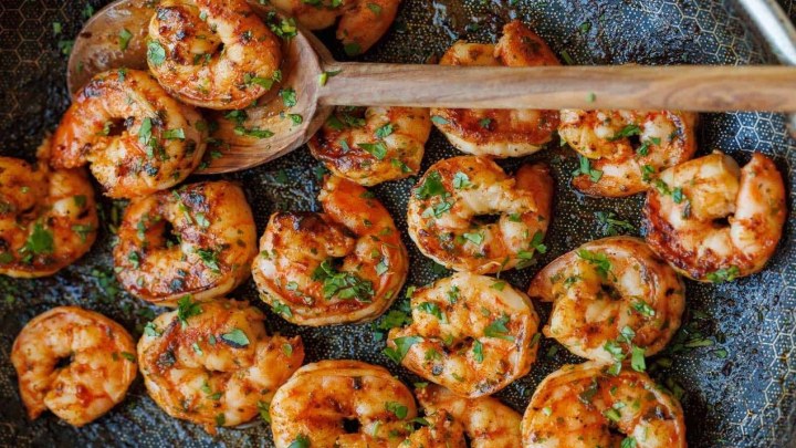 دلایل سفت شدن میگو حین پخت دلایل سفت شدن میگو حین پخت