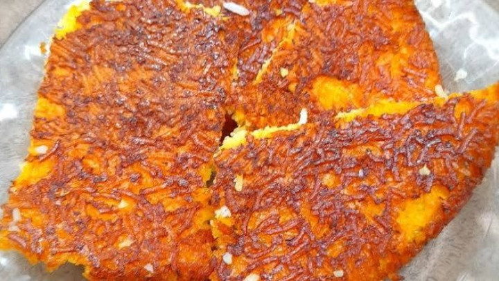 دلایل چسبیدن ته دیگ به قابلمه