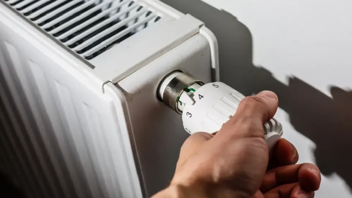 نحوه روشن کردن سیستم گرمایشی خانه: راهنمای گام به گام؛ مراحل راه‌اندازی پکیج و روشن کردن شوفاژ در خانه