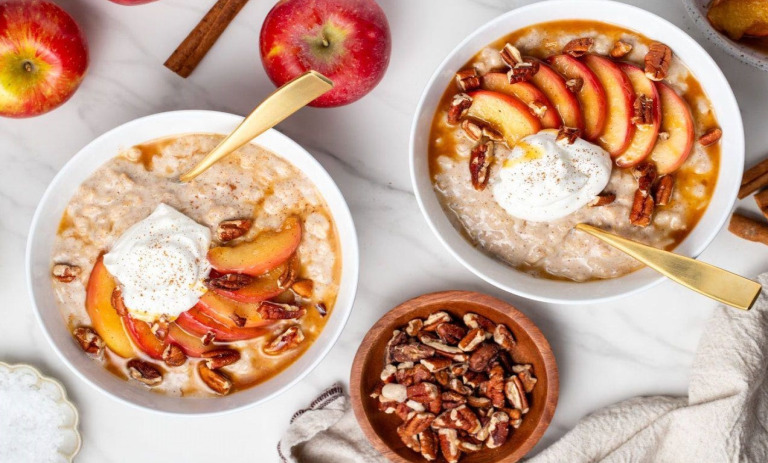 طرز تهیه فرنی سیب؛ دسری خوش عطر و مقوی برای روزهای پاییزی