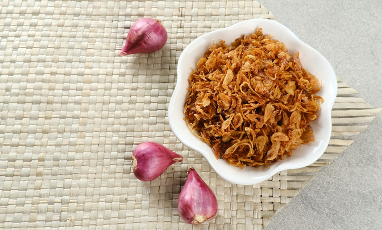 طرز تهیه پیاز داغ کریسپی+ نکات و فوتوفن ها